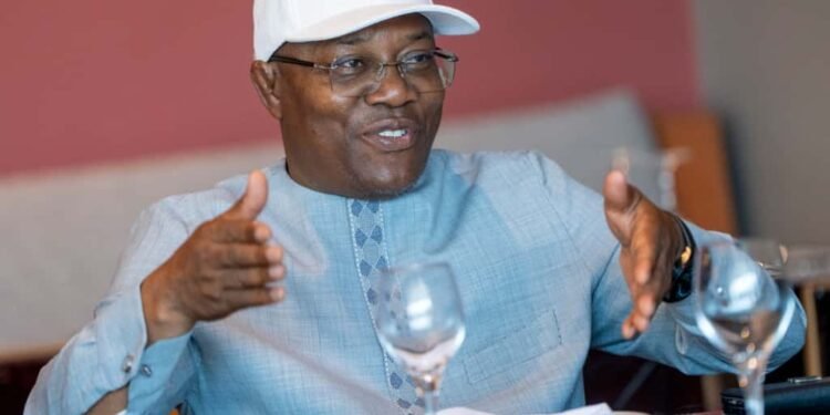 Guinée : permis obligatoire et licence pour les taximotards, annonce du ministre Ousmane Gaoual Diallo