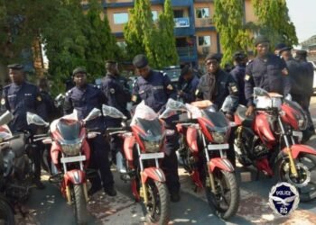 Lutte contre le vol à l’arraché à Conakry : la Police nationale renforce ses unités avec 16 motos opérationnelles