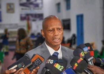 Guinée: le président de la HAC brandit la menace d’une repénalisation du délit de presse