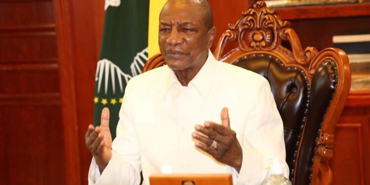Guinée : Alpha Condé critique la transition et appelle à la résilience dans son message de Nouvel An