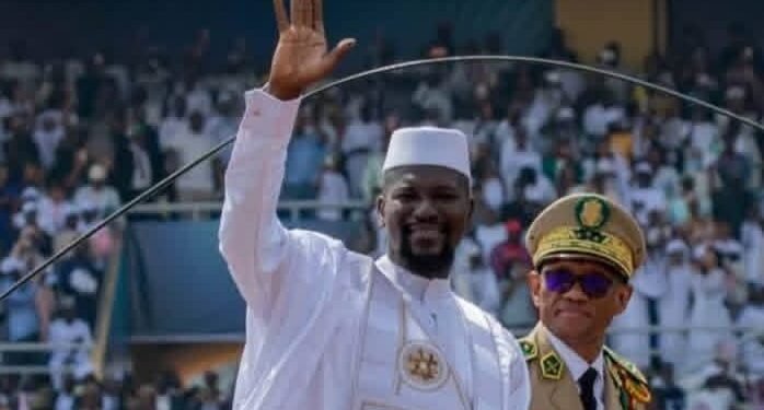 Mamadi Doumbouya a prêté serment : « Ma main reste tendue à tous les fils et toutes les filles de Guinée »