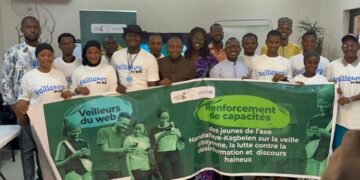 Lancement du programme « Veilleurs du Web » à Conakry : des jeunes de l’axe Hamdallaye Kagbelen formés pour contrer la désinformation et les discours de haine