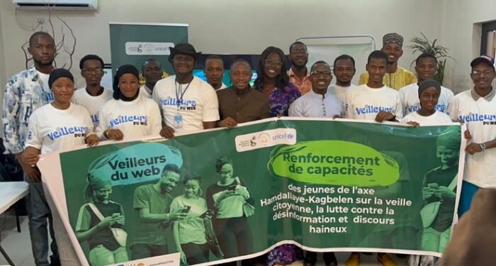 Lancement du programme « Veilleurs du Web » à Conakry : des jeunes de l’axe Hamdallaye Kagbelen formés pour contrer la désinformation et les discours de haine