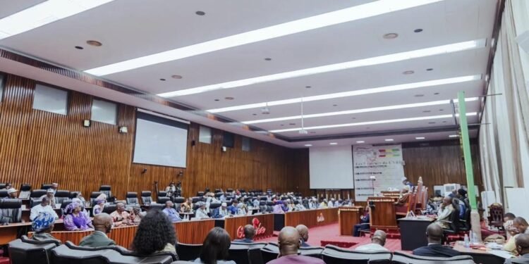 CNT : une loi organique adoptée pour encadrer le statut des anciens chefs de l’État