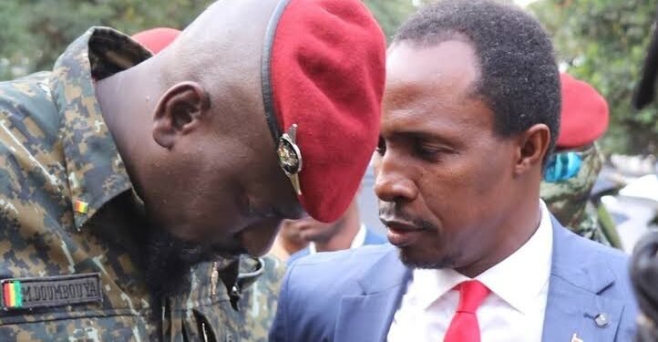 Absence prolongée de Mamadi Doumbouya : « Il se porte très bien », assure son conseiller